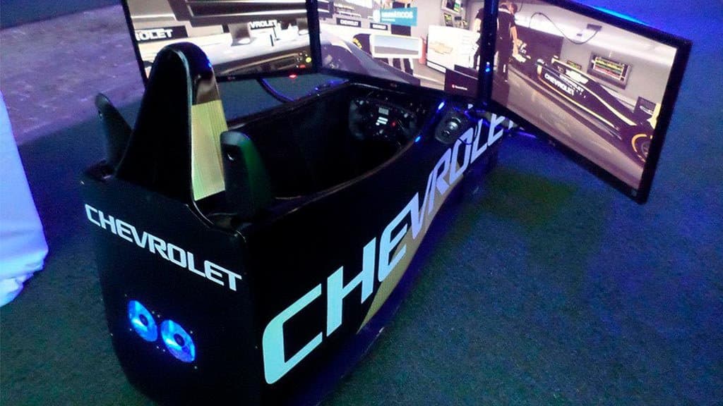 Simulador de carreras APEX con Chevrolet
