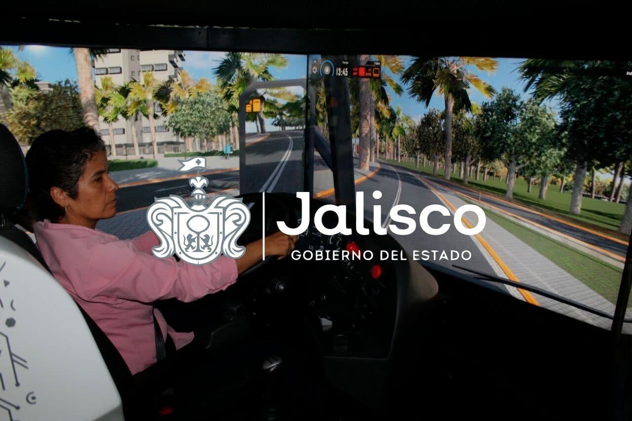 JALISCO CAPACITA CONDUCTORAS DE TRANSPORTE CON SIMULADORES