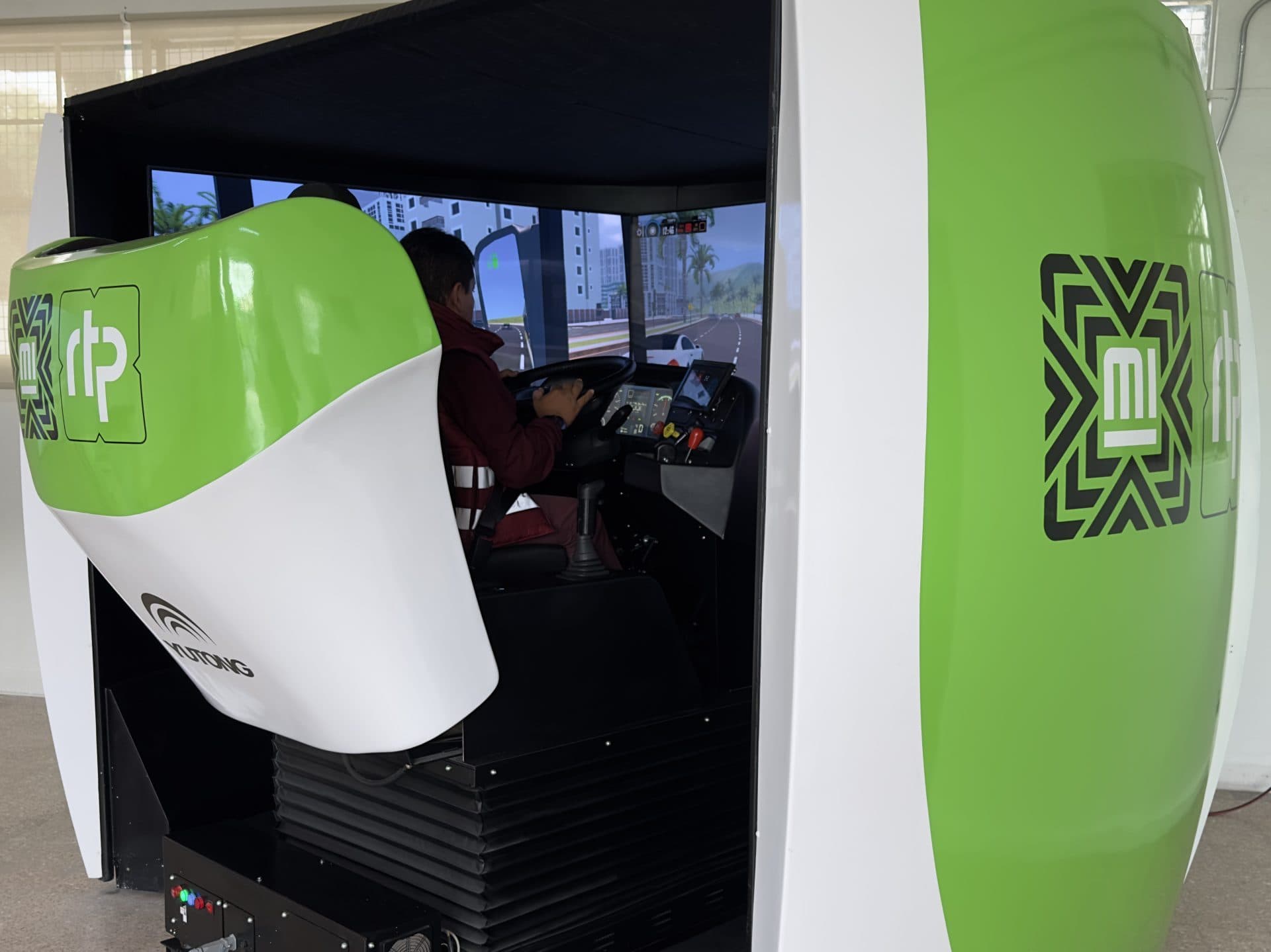 Simulador de autobús eléctrico APEX de la Red de Transporte de Pasajeros de la CDMX