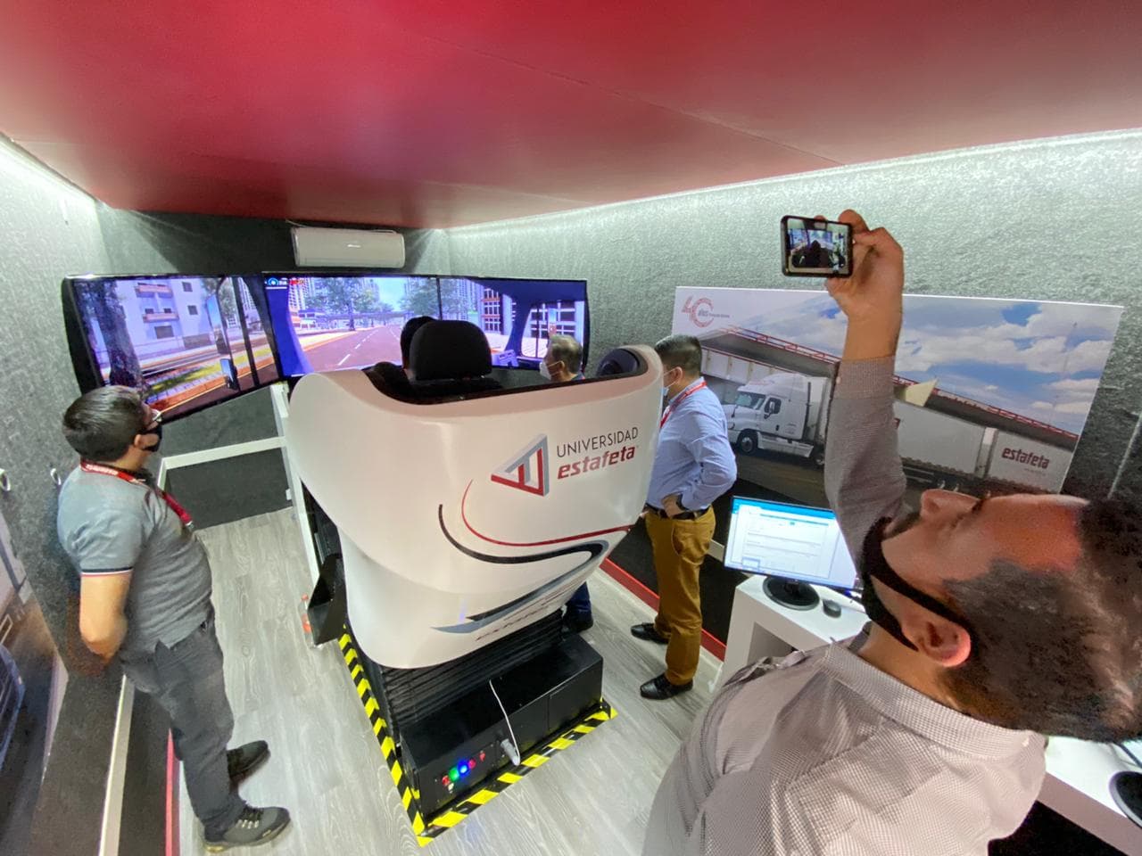 Simulador de transporte pesado APEX para operadores de Estafeta