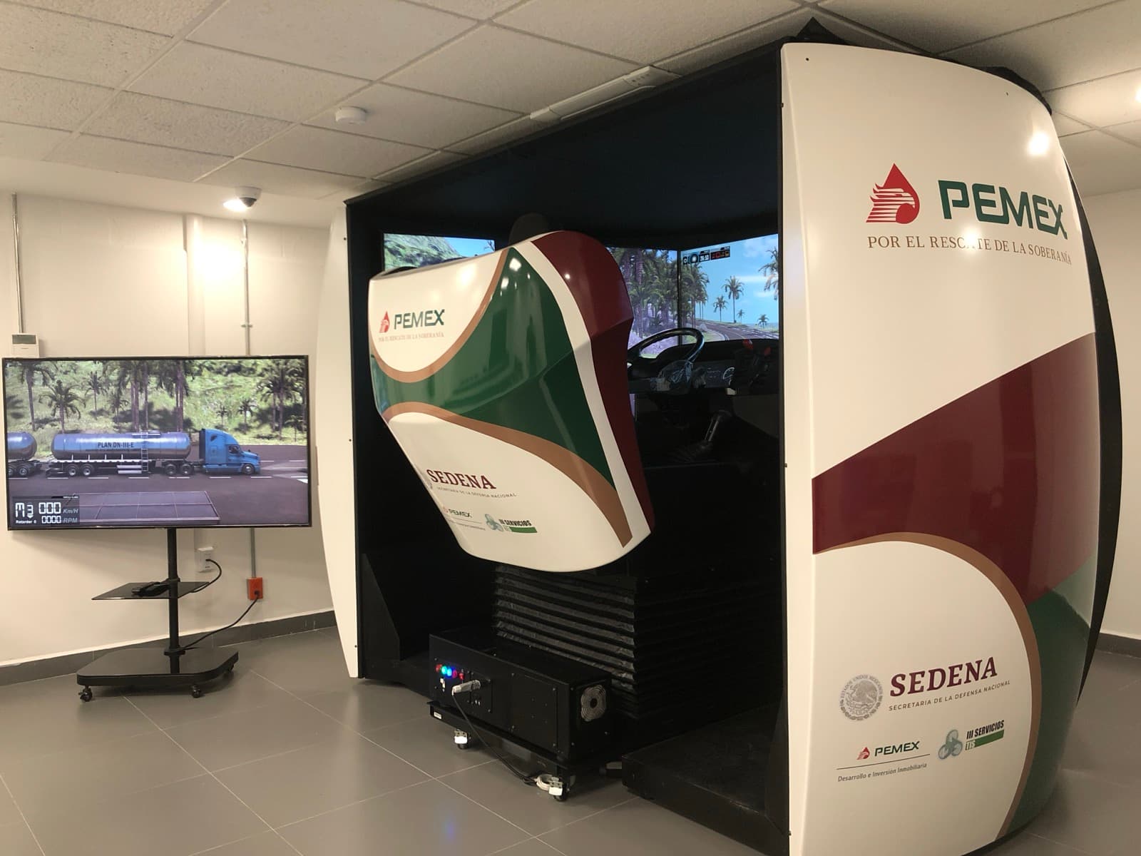 Simulador de autotanque APEX para certificación de conductores de PEMEX