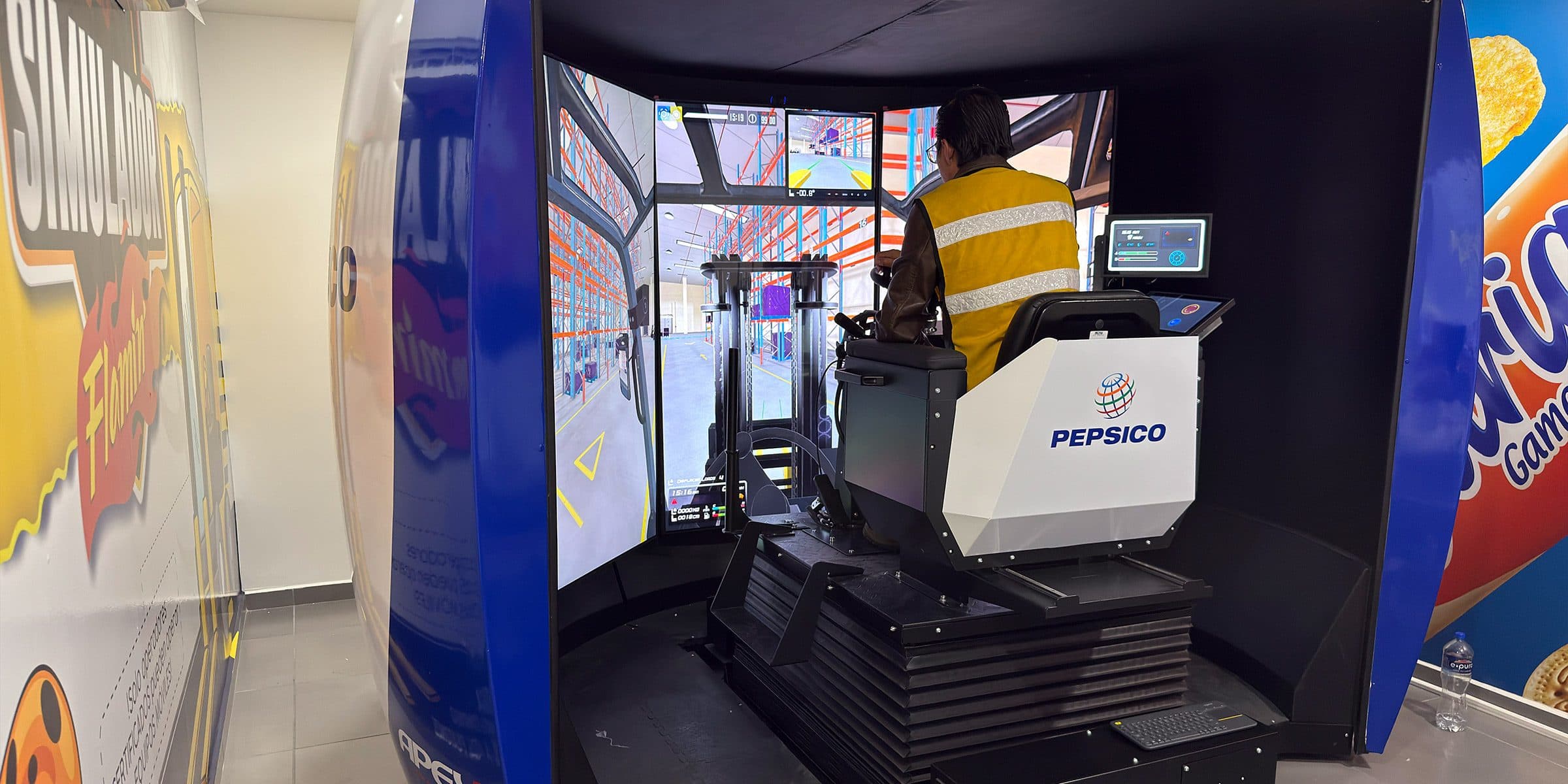Controles reales de autobús en la cabina del simulador APEX