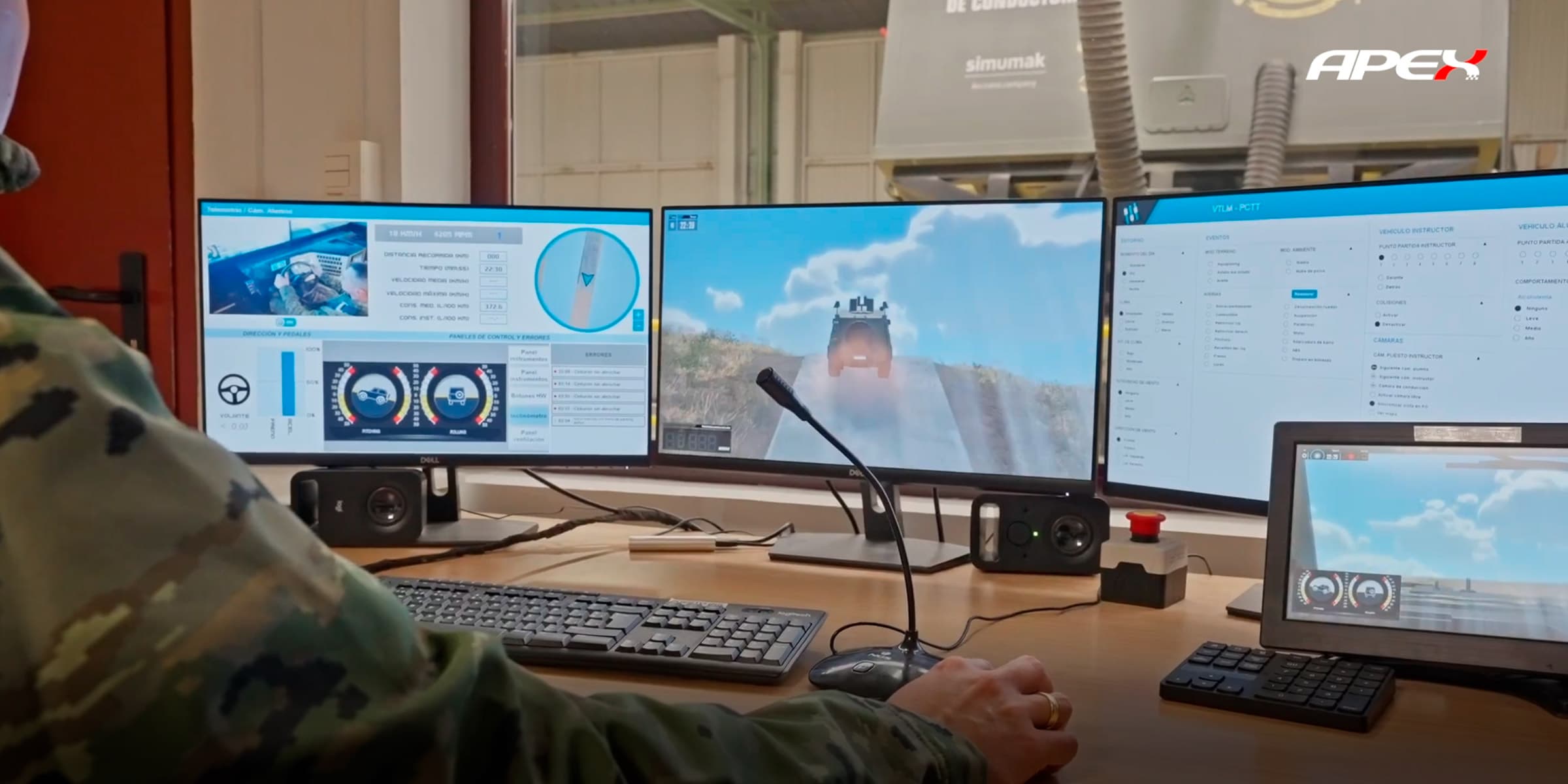 Estación de control multiusuario del simulador de vehículos militares APEX
