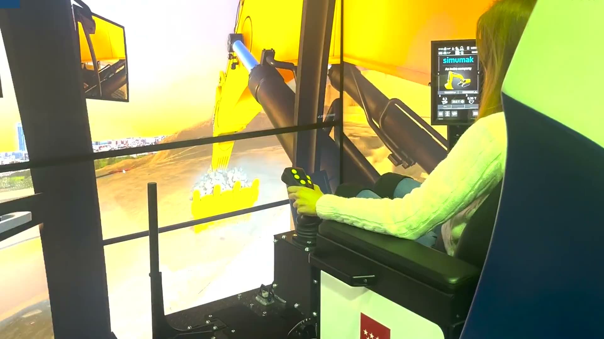 Simulador de maquinaria para minería APEX con campo visual envolvente